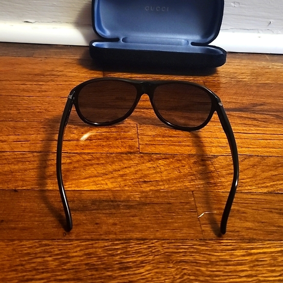 ๐H.P๐ ๐EUC Authentic Gucci Unisex Aviator Sunglasses with Case - Picture 5 of 8
